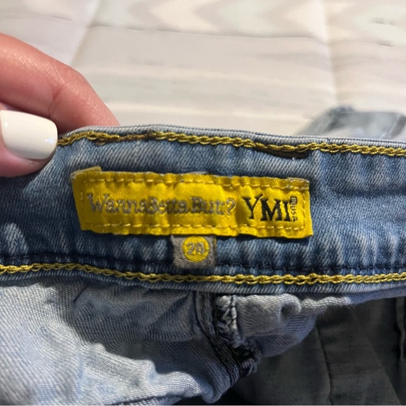 Women’s Blue Jean Better Butt Shorts, Rolled Bottom & Distressed Detail, Size 24 - Picture 6 of 9